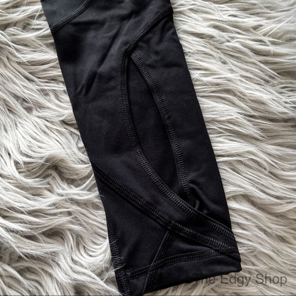 Victoria Sport | Knockout Tight Keyhole XS SHORT - Picture 5 of 7